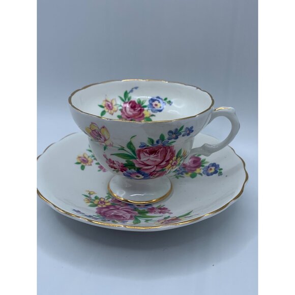 Vintage Rosina Bone China Teacup and Saucer Set Floral Pattern Gold Trim Made in - Picture 8 of 10